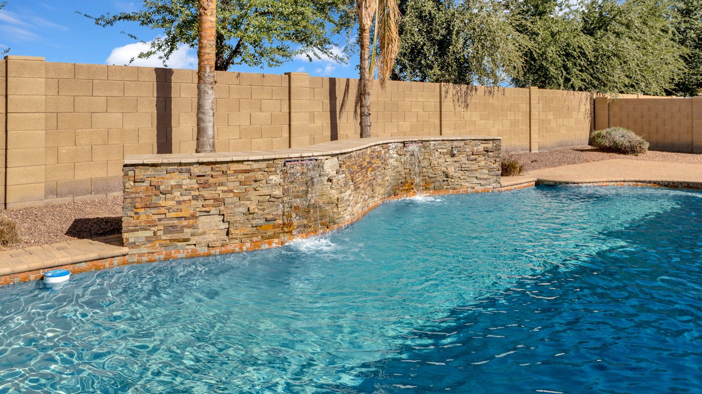 65 web or mls P1276651