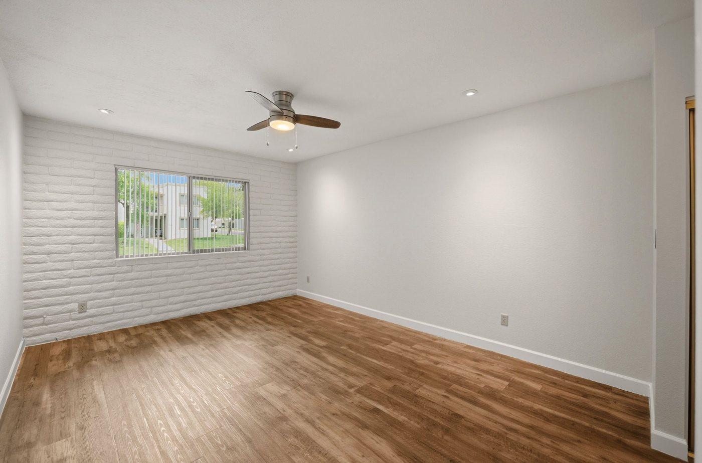 24 web or mls P1677666
