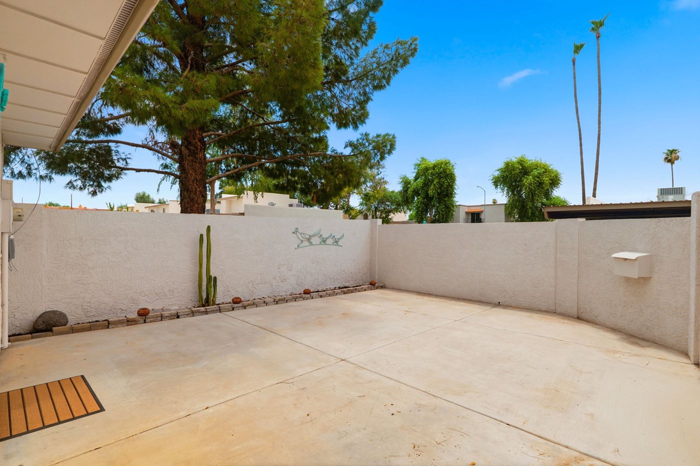 40 web or mls P1677921