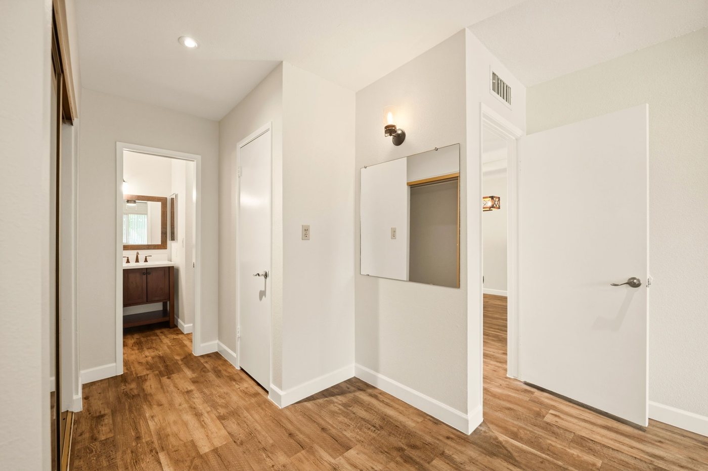 29 web or mls P1677705