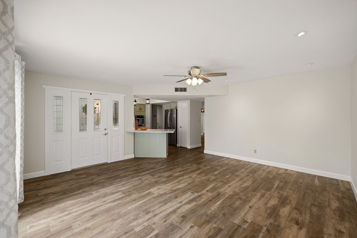 16 web or mls P1677845